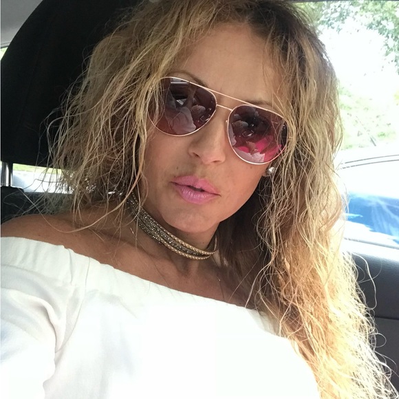 Meet your Posher, Maria - Picture 2 of 2